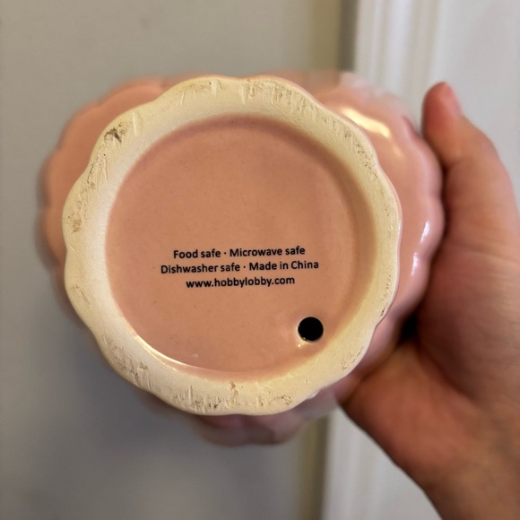 Pink Heart Shaped Scalloped Pedestal Ceramic Bowl - Picture 14 of 16